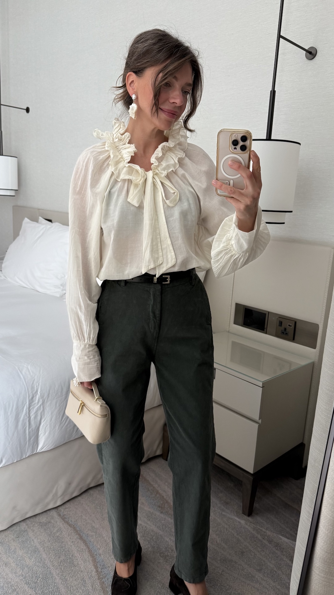 Блуза из облегчённого хлопка с оборками на вороте PREMIUM QUALITY