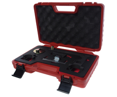 JTC-6605 - Приспособление для фиксации распредвала (MERCEDES M651) JTC - 
Предназначен для установки и регулировки фаз ГРМ дизельного двигателя Mercedes Benz OM 651.
Применение:

Дизельный двигатель Common Rail Mercedes Benz OM 651 объемом 2.0D / 2.2D / 2.5D
Некоторые модели автомобилей: Mercedes Benz GLK (W204), Mercedes Benz CLA 200 CDI, Mercedes Benz CLA 220 CDI, Mercedes Benz A класс W176, Mercedes-Benz Sprinter 316CDI OM651 и т.п.
Комплектация набора для установки ГРМ Mercedes Benz OM 651
Фиксатор распредвала Mercedes 651589014000
Приспособление для фиксации демпфера Mercedes 651589004000 (используется для фиксации демпфера при его снятии)
Mercedes 651589024000  фиксатор венца маховика.


Номер MM: 651589014000, 651589004000, 651589024000, 651589026300.