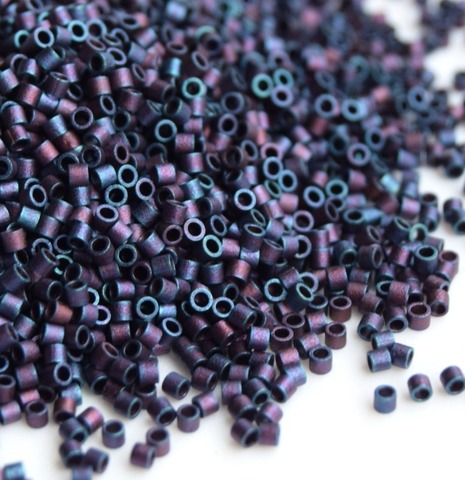 DB-0323 Бисер цилиндрический Миюки делика 11/0 темно-фиолетовый металлик с радужным отливом, матовый/Miyuki delica 11/0 