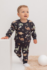 джемпер  для мальчика  КР 302157/графит,динозавры к400