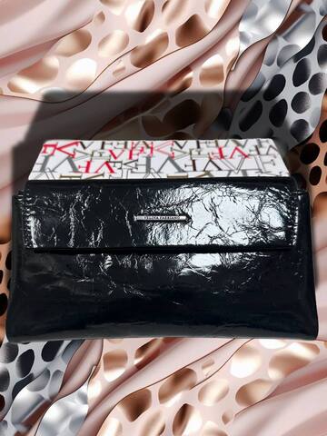 Кошелёк женский лаковый черный с красной отделкой, на молнии, с отделениями для карт и мелочи