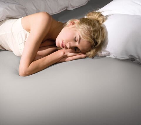 Простыня на резинке 140x190-160x220 Formesse Bella Donna Premium 0520 Silver серебристо-серая