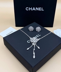 Колье CHANEL со съемной подвеской коллекция Bouton de CAMELIA white/rose VGOLD