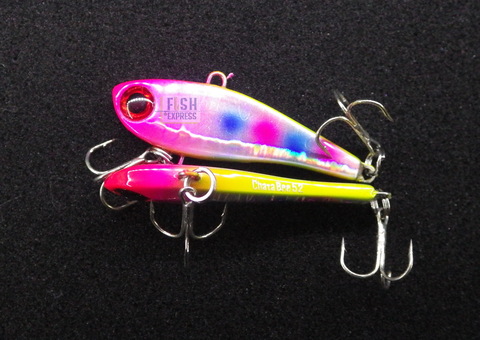 Раттлин CHATA BEE 52 мм 8,5 г цвет 22 (Rainbow ) (реплика)