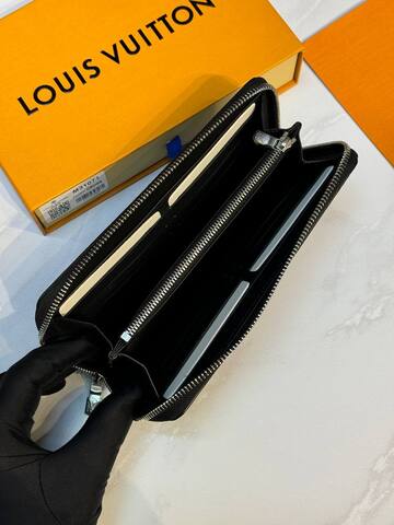 Кошелек Louis Vuitton Zippy Monogram Eclipse