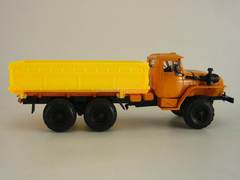 Ural-5557 agricultural truck orange-yellow Elecon 1:43