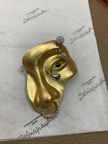 Брошь Schiaparelli