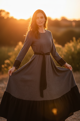 Ласточка. Платье макси из комбинированной ткани с вышивкой на рукавах PL-422580