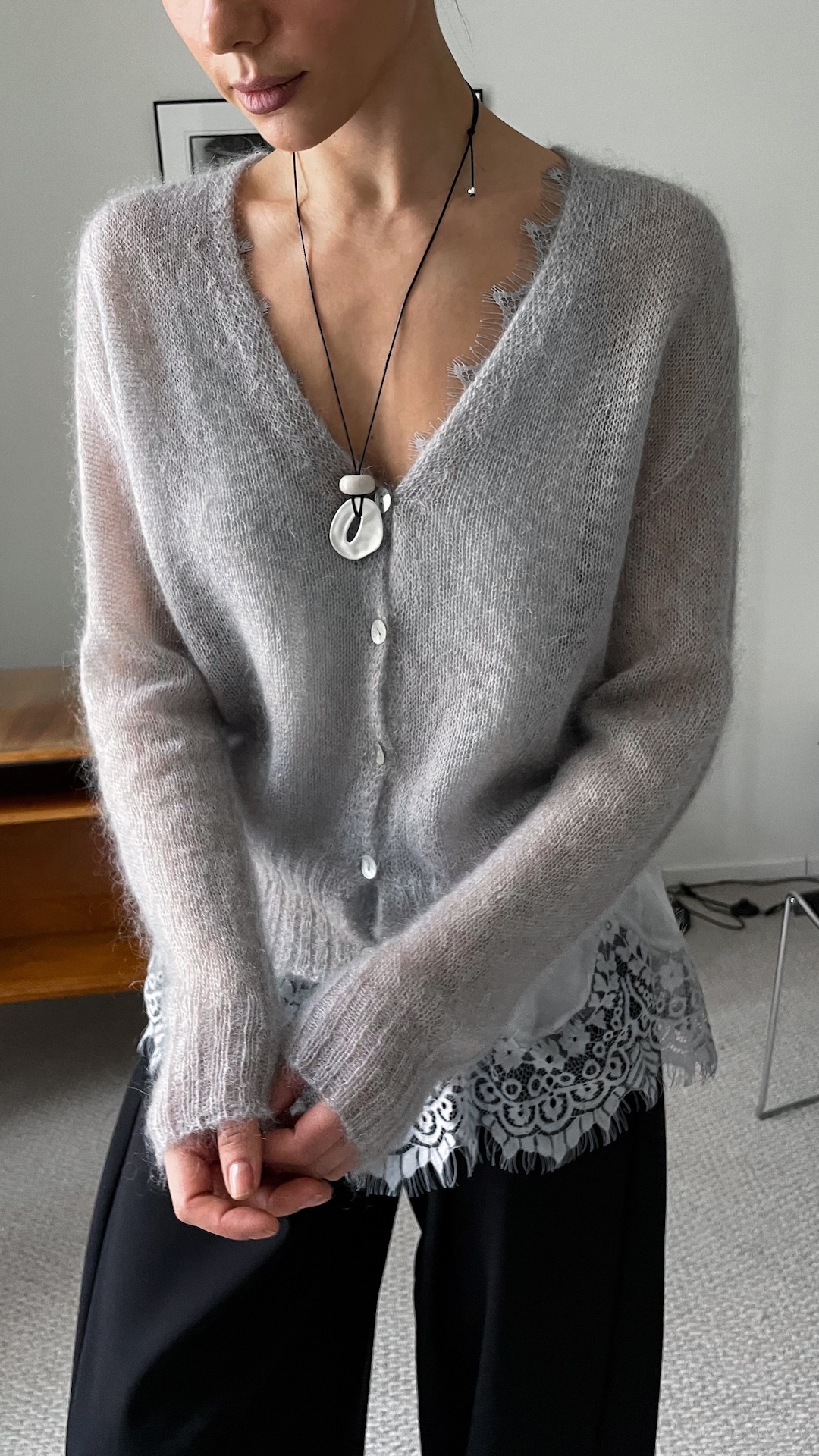 Кардиган связанный паутинкой из детского мохера