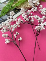 Ягоды Белые, искусственные на ветке 19 см., 5-8 мм., набор 10 шт.