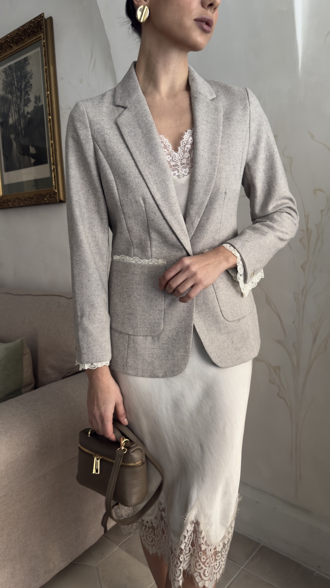 Юбка в бельевом стиле с кружевной отделкой по краю