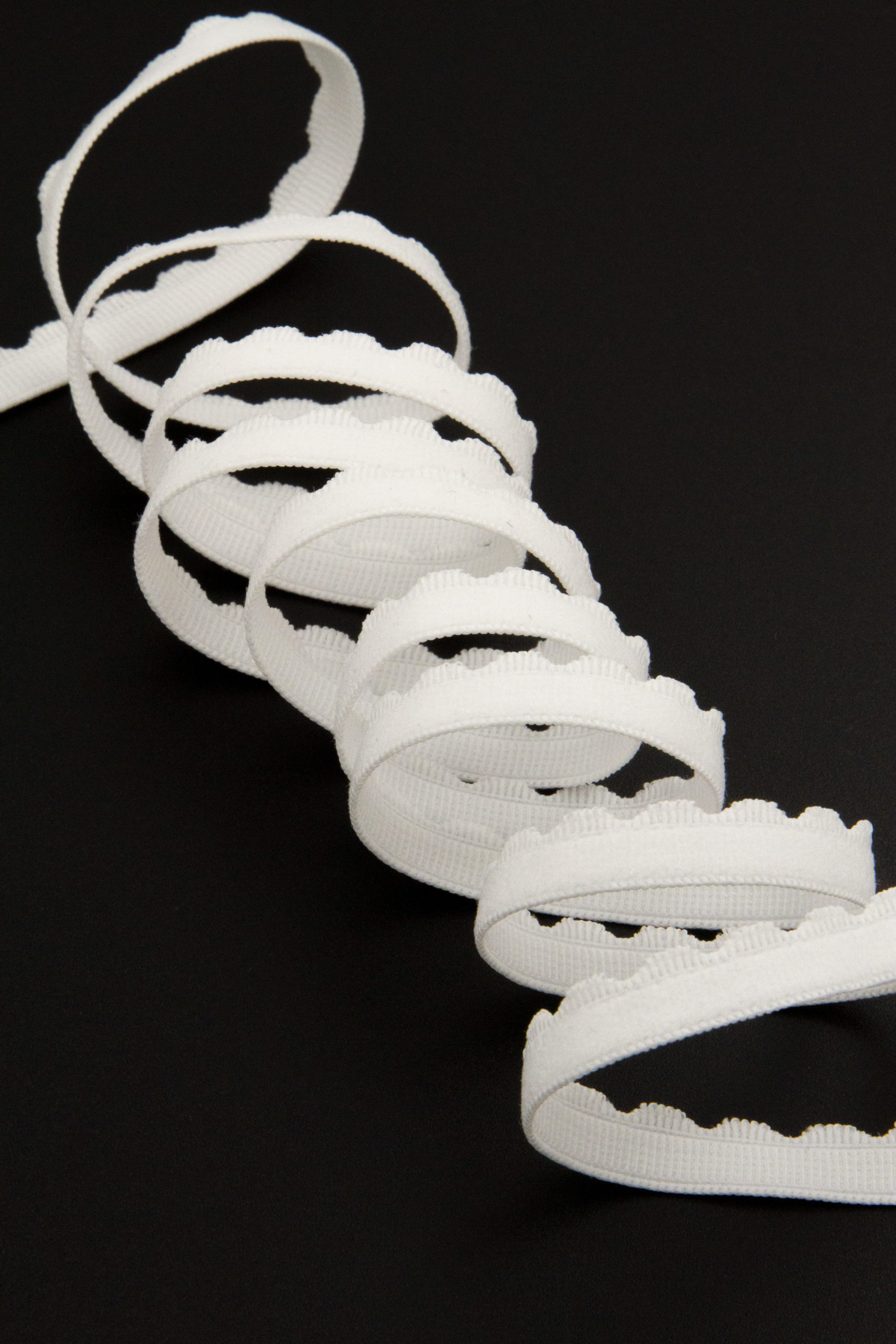 Резинка бельевая ажурная 8 мм с учётом фестона белая