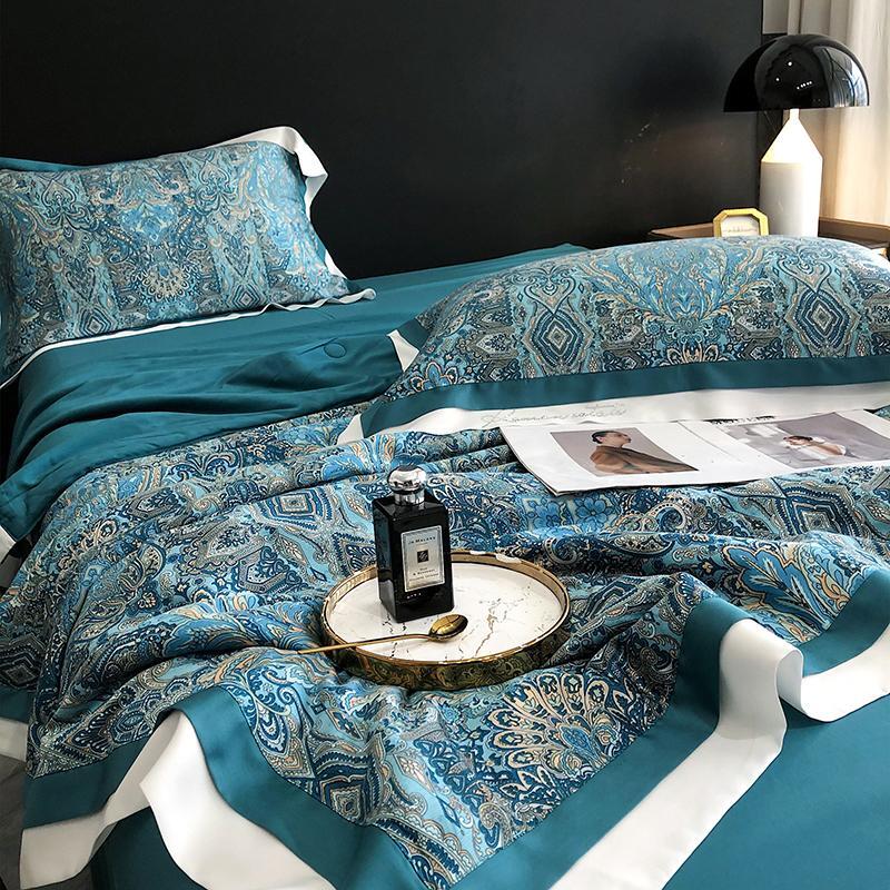 Постельное белье Тенсель с летним одеялом 100s, двуспалка синий узоры