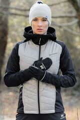 Премиальная куртка для лыж и зимнего бега Nordski Hybrid Hood Black/Grey женская