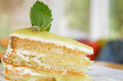 Как приготовить Лимонный торт медовик с черникой и лавандой просто рецепт пошаговый