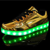 Светящиеся кроссовки с USB зарядкой Fashion (Фэшн) на шнурках, цвет золотой, светится вся подошва. Изображение 2 из 8.