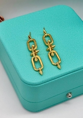 85452-sergi-titan-by-tiffany-farrell-williams-chernyj-rodij-zoloto