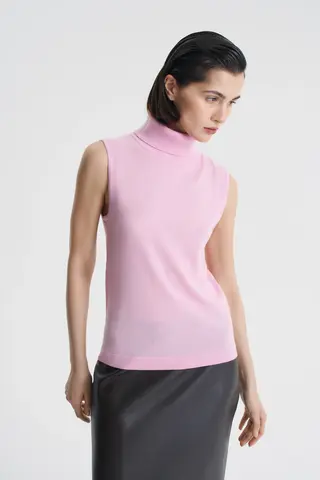 Шерстяной топ с высокой горловиной