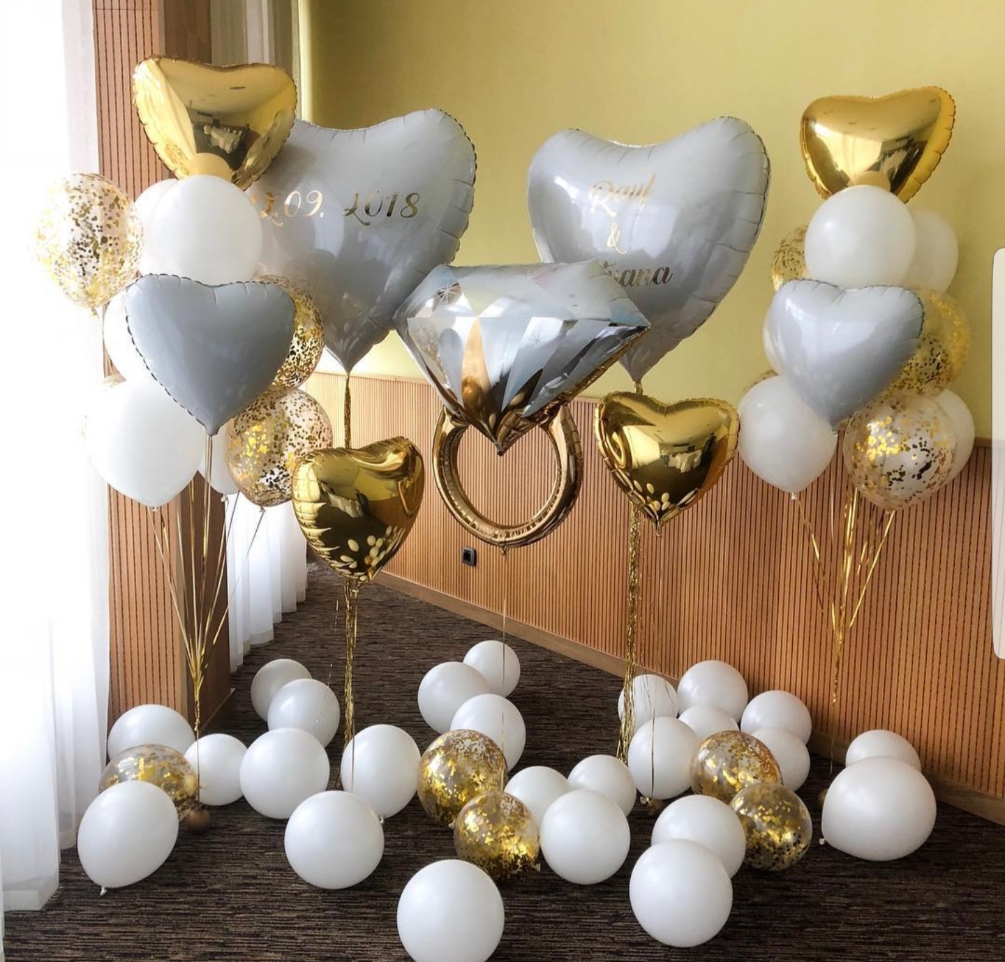 Двойное сердце из воздушных шаров на свадьбу заказать в Москве и МО - Esta Fiesta