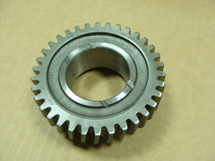 шестерня заднего хода вторичного вала 5 ступ. КПП УАЗ (Автомагнат)  AM.255-1701155