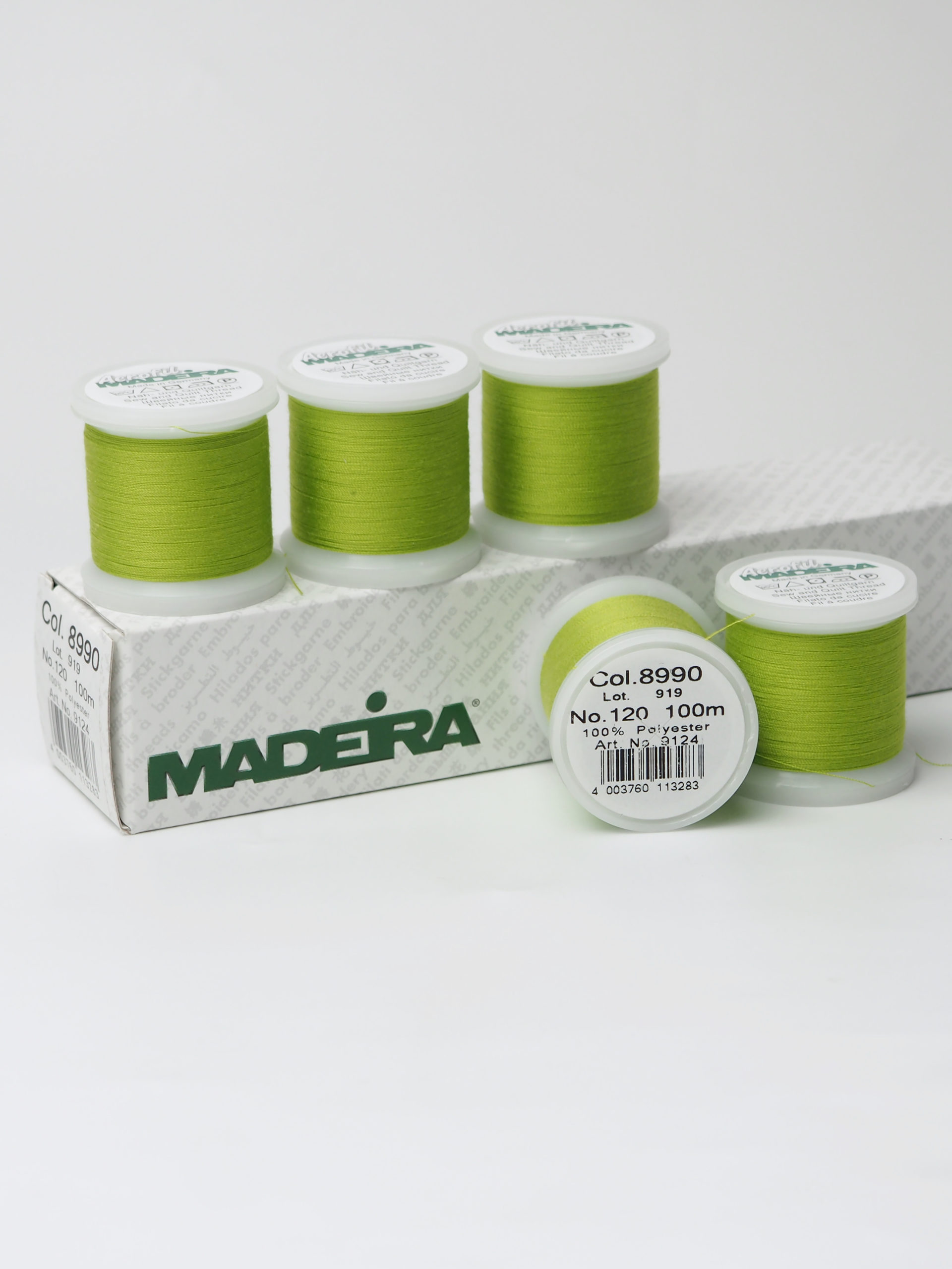 Нитки швейные Madeira aerofil № 120 Col. 8990 салатовый (100 м)