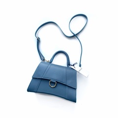 Handbag (Сумочка на руку)
