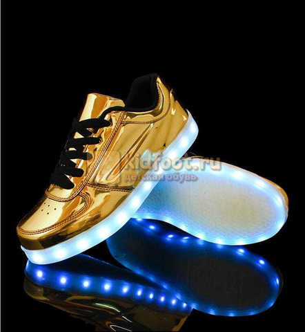 Светящиеся кроссовки с USB зарядкой Fashion (Фэшн) на шнурках, цвет золотой, светится вся подошва. Изображение 4 из 8.