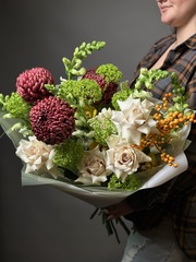 Авторский букет «Зелёные акценты»