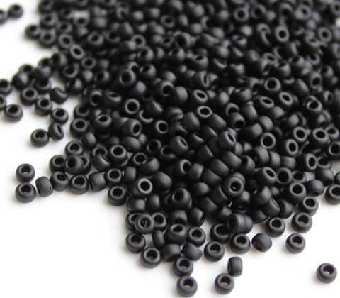 15/0 RR-0401F Black Matted