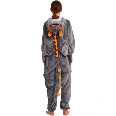 Серый летучий дракон