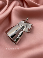 Серьги серебристые плоские изогнутые
