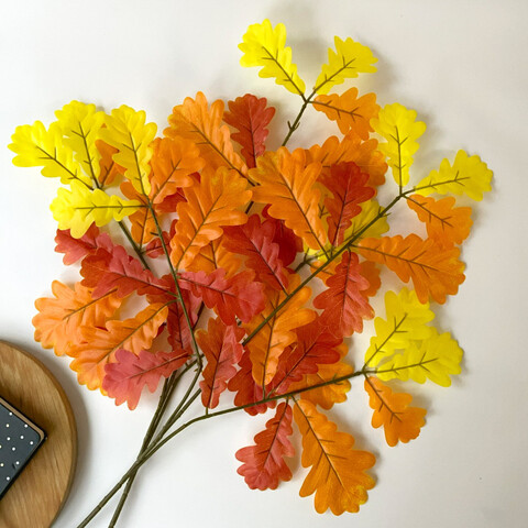 Дуб трехцветные листья, красно-желто-оранжевые, искусственная зелень, осенний декор, ветка 67 см., набор 2 ветки.