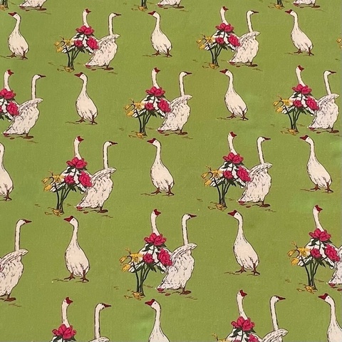 ПРЕДЗАКАЗ, ГУСИ-ЛЕБЕДИ, зеленый фон, 100% хлопок