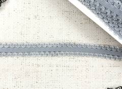 Резинка декоративная ажурная, ш. 2 см, светло-серый