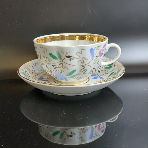 Чайная пара фарфоровая из сервиза "Горошек" ЛФЗ, автор Л.И. Григорьева, автор формы "Тюльпан" С.Е. Яковлева, роспись, золочение, винтаж СССР 1960-1970 гг