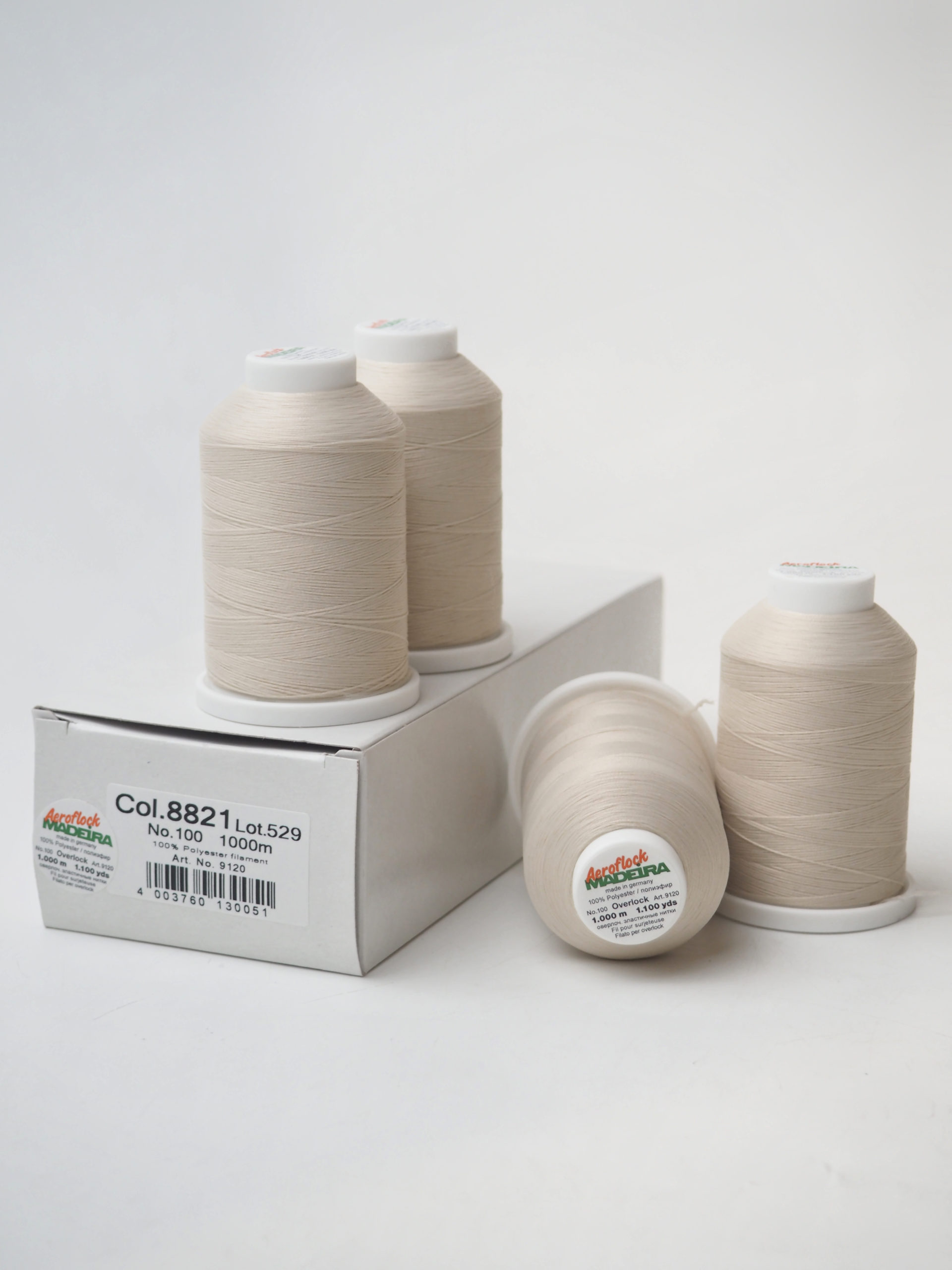 Нитки текстурированные для оверлока Madeira Aeroflock №100 Col. 8821 бежевый (1000 м)
