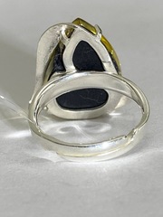 Янтарь зеленый 503 (кольцо из серебра)
