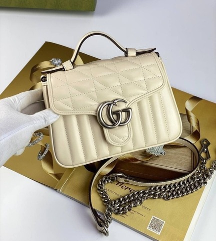 Мини-сумка Gucci GG Marmont с ручкой сверху белый