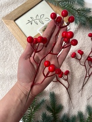 Ягоды красные искусственные на ветке, гроздь 24 см., 8-15 мм., набор 5 шт.
