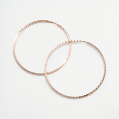 140068-sergi-kongo-iz-zolota-585-proby-diametr-35-mm-s-almaznymi-granyami