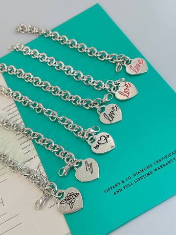 braslet-cep-iz-nerodirovannogo-serebra-925-proby-love-s-podveskoj-serdce