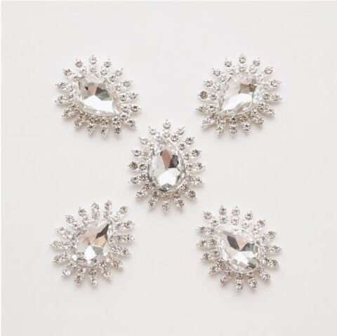 Кабошоны ювелирные со стразами, в форме капли (овал), цвет серебро с прозрачным стеклом 2,7*3,2 см, набор 5 шт.