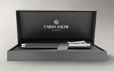 Ручка перьевая Caran d'Ache Varius Carbon SP, F (4490.007)