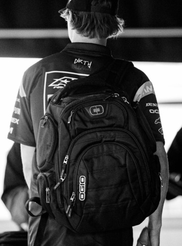 Картинка рюкзак городской Ogio Excelsior Black - 7