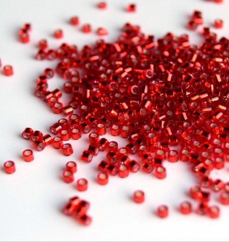 DB-0602 Бисер цилиндрический Миюки делика 11/0 /Miyuki delica 11/0 Silverlined Red dyed