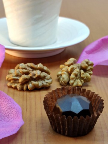 Конфеты шоколадные из кэроба с Грецким орехом, без сахара 60 г