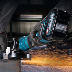 Аккумуляторная угловая шлифовальная машина Makita GA050GT101