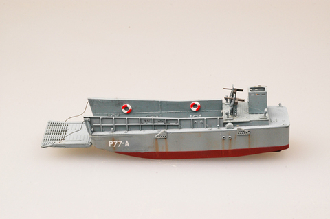 Модель Десантный корабль LCM 3 USN Vehicle масштаб 1:144 ВМФ США