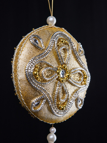 Елочная игрушка Медальон с кисточкой 13x20см ChristmasDeLuxe кремовый с золотом