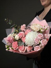 Сборный букет «Элегантный баланс»